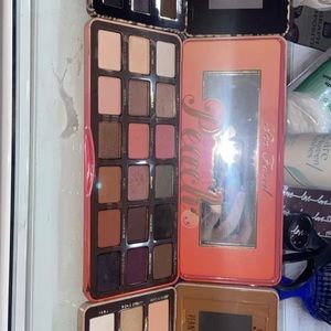 two face peach eyeshadow pallet
